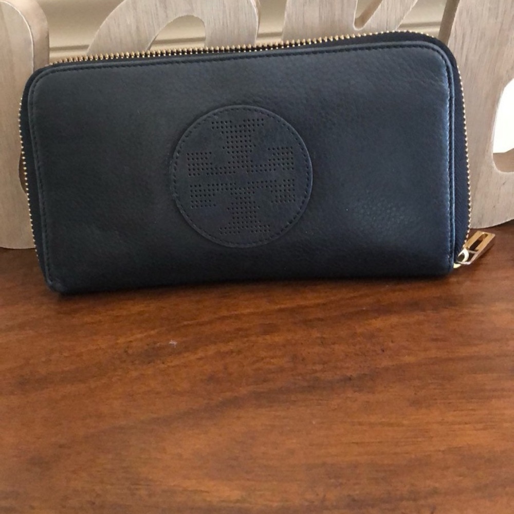 Tory Burch wallet